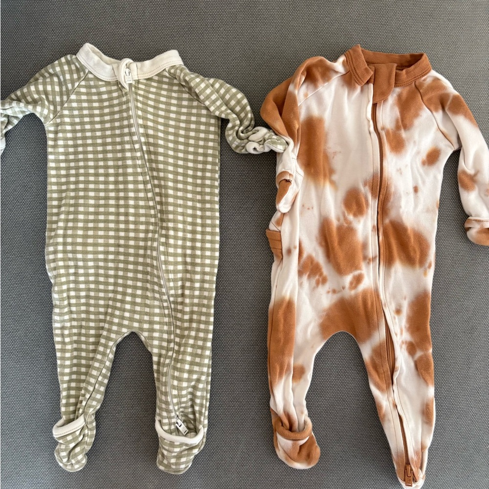 Goumi Footie Pajamas Two Pair Newborn and 0-3 Months